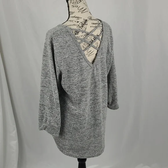 Grey Sweater criss Cross back - Picture 3 of 4
